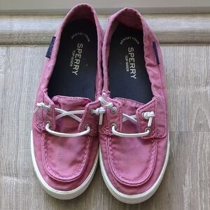 Sperry Pink Flats with Classic Nautical Design
